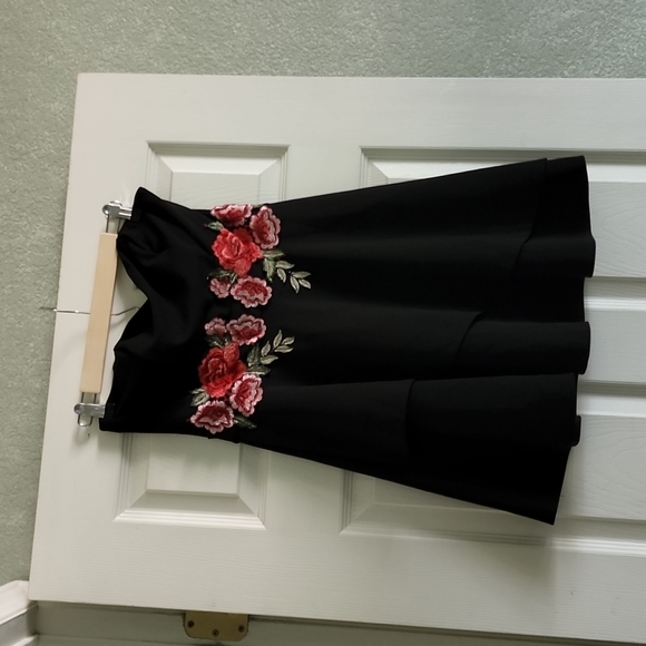 Speechless  Strapless dress floral appliques  Sz 11 - Picture 3 of 9